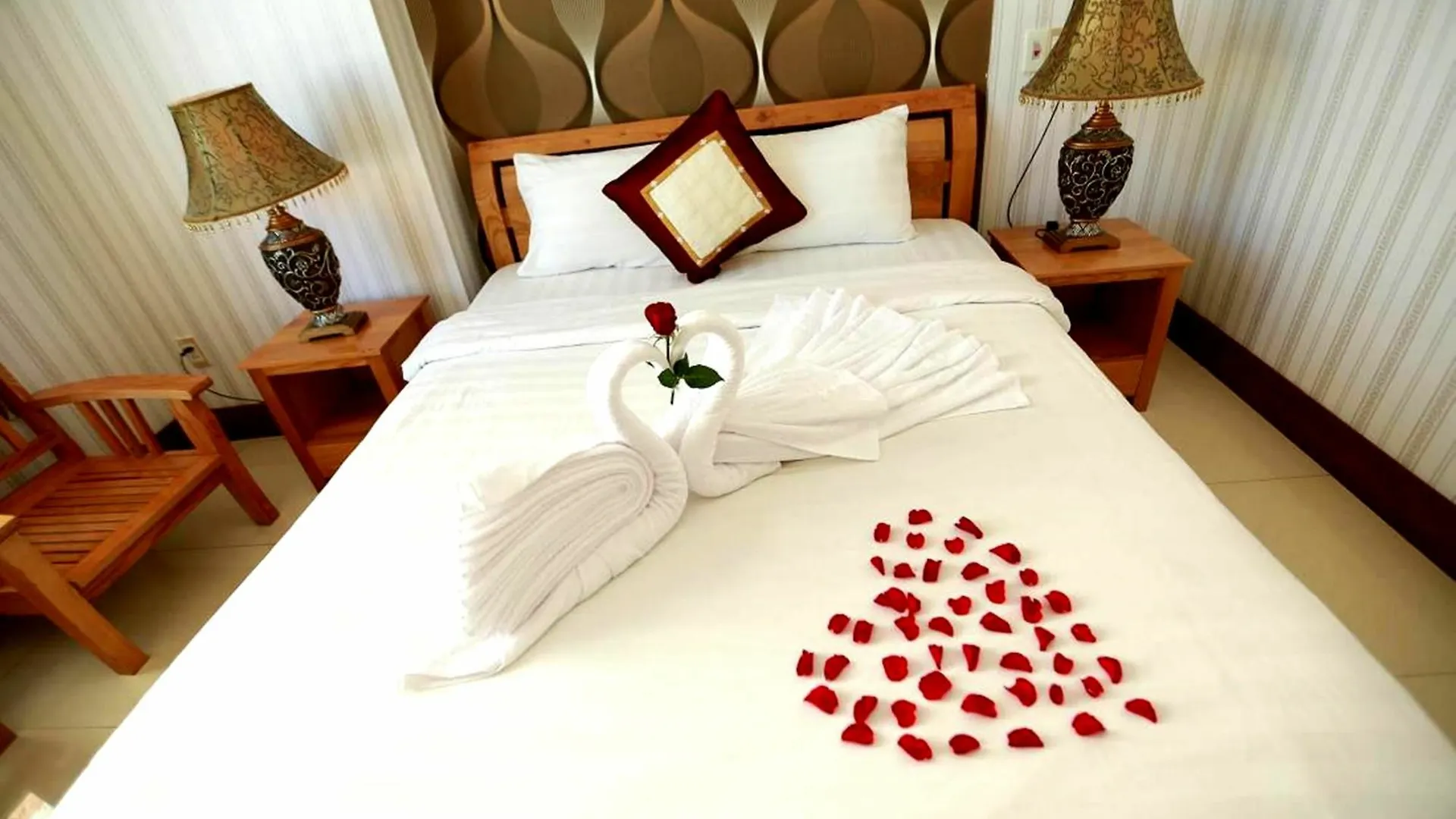 Avalon Hotel Danang 2*, Da Nang
